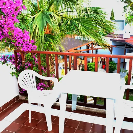 Garden Hotel 3*