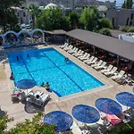 מלון Garden 3*