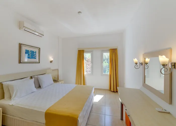 Natur Garden Hotel Битез