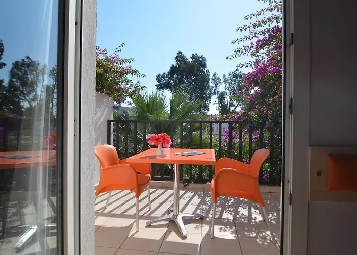 Natur Garden Hotel 3* Битез