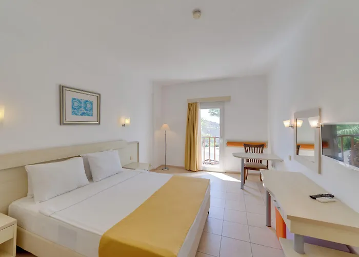 Natur Garden Hotel 3* Битез