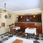 Garden Hotel 3*