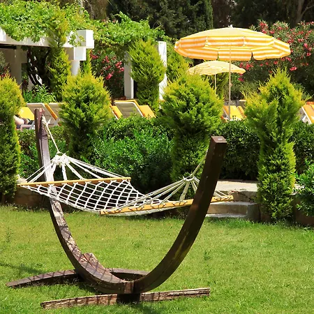Garden Hotel 3*