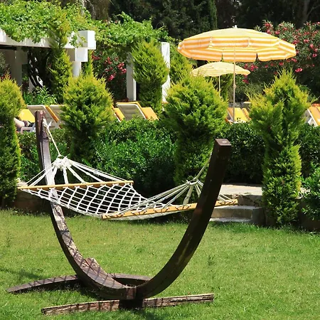 Garden Hotel 3*