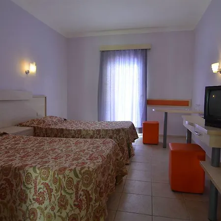 Garden Hotel 3*