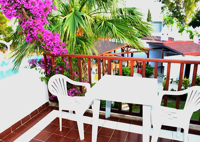 Garden Hotel 3*